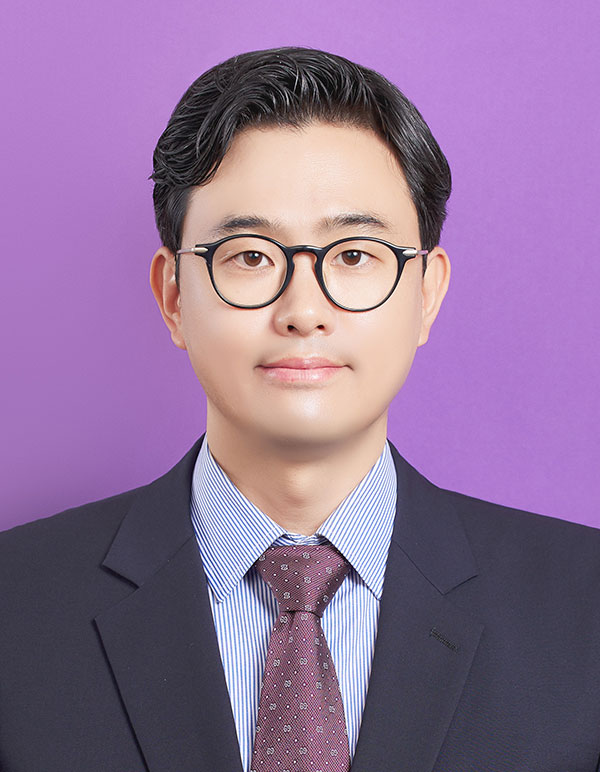 이철용(Lee, Chul-Yong) 사진
